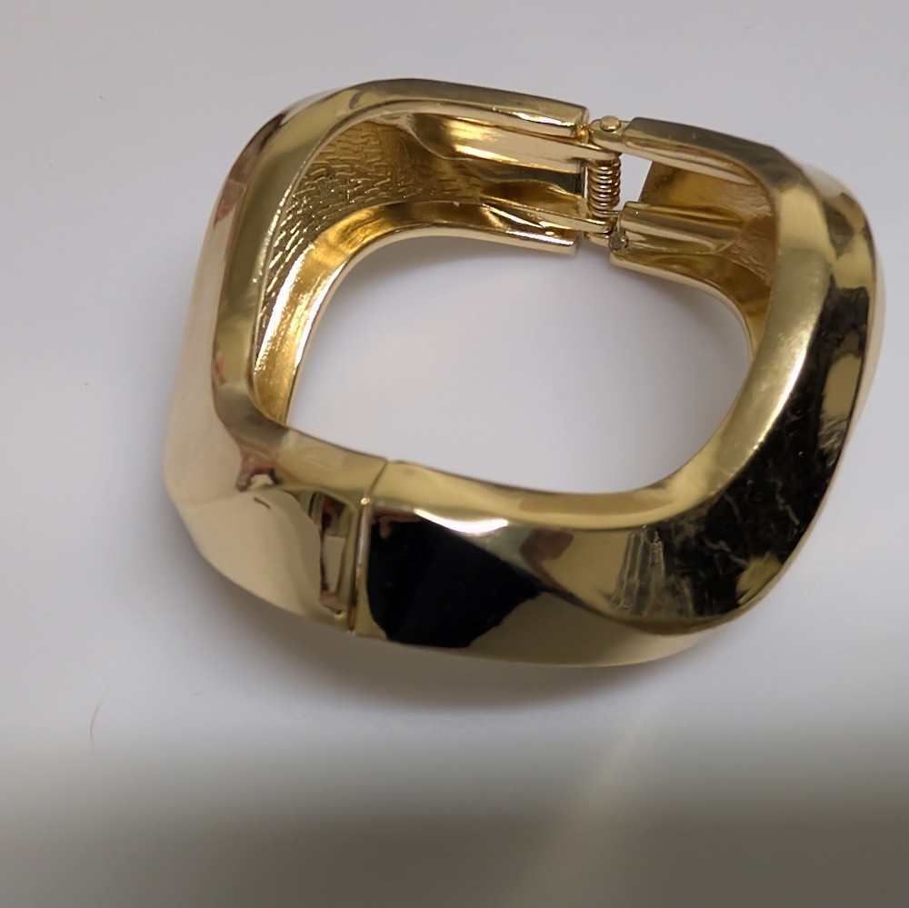 Gold Hinged Wavy Bangle Bracelet